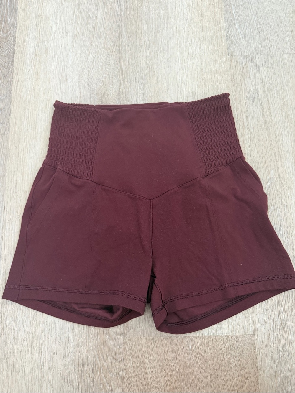 Aerie High-Waist Stretch Women’s Shorts in Burgundy